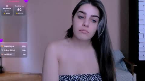 Snapshot of roselina_ chatting on November 2025 07:09:02 AM Rose online show from November 2025 07:09:02 AM