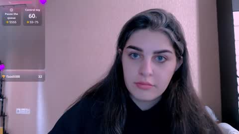 Snapshot of roselina_ chatting on November 2025 06:13:02 AM Rose online show from November 2025 06:13:02 AM