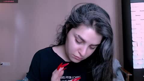 Snapshot of roselina_ chatting on November 2025 07:47:01 AM Rose online show from November 2025 07:47:01 AM