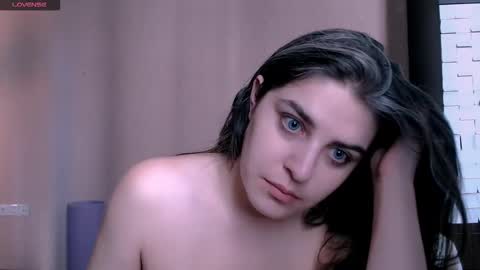 Snapshot of roselina_ chatting on December 2025 10:00:02 AM Rose online show from December 2025 10:00:02 AM