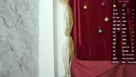 Snapshot of roselinedior chatting on December 2025 11:50:02 AM Lyla OF roselinedior online show from December 2025 11:50:02 AM