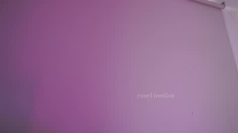 Snapshot of roselinedior chatting on February 2026 01:52:01 PM Lyla OF roselinedior online show from February 2026 01:52:01 PM