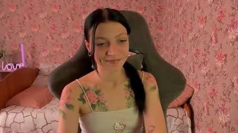 Snapshot of roselolly chatting on October 2025 06:25:01 AM Lola online show from October 2025 06:25:01 AM