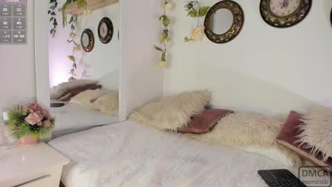 Stephani online show from January 2025 11:00:01 PM