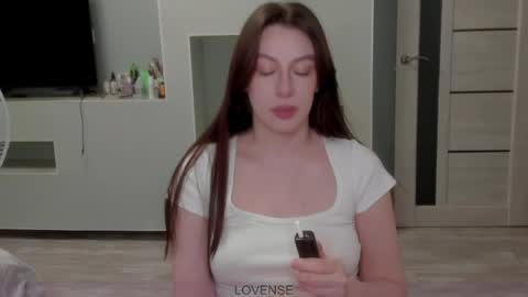 Julia online show from May 2026 07:08:01 PM