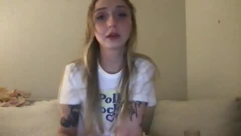 Snapshot of rosepuzzy69 chatting on January 2026 07:46:01 AM RosePuzzy69 online show from January 2026 07:46:01 AM