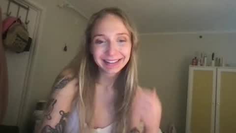 Snapshot of rosepuzzy69 chatting on February 2026 11:09:01 PM RosePuzzy69 online show from February 2026 11:09:01 PM