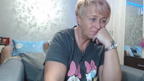 Lovepinklilly online show from January 2025 05:44:01 PM