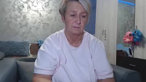 Lovepinklilly online show from February 2026 06:44:01 PM