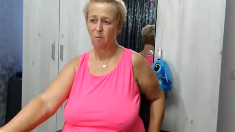 Lovepinklilly online show from July 2026 06:22:01 PM