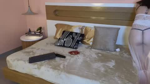 rosewilsom online show from February 2025 12:02:02 PM