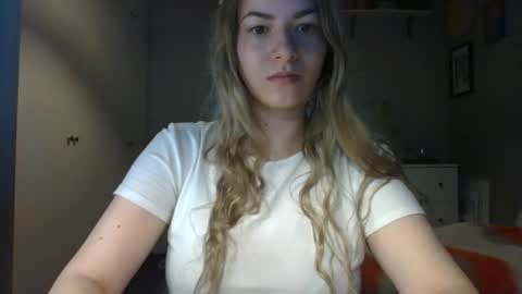 Snapshot of rosie_june chatting on November 2025 07:51:01 AM Rosie online show from November 2025 07:51:01 AM