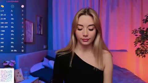 Snapshot of rosie_mac chatting on June 2026 01:08:01 AM Rosie online show from June 2026 01:08:01 AM