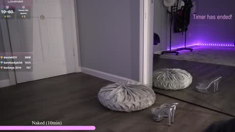 Snapshot of rosiebones chatting on January 2025 01:39:02 AM Rosie Bones online show from January 2025 01:39:02 AM