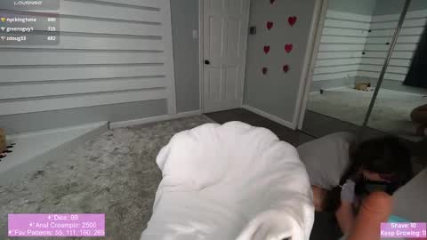 Snapshot of rosiebones chatting on February 2025 12:10:02 AM Rosie Bones online show from February 2025 12:10:02 AM