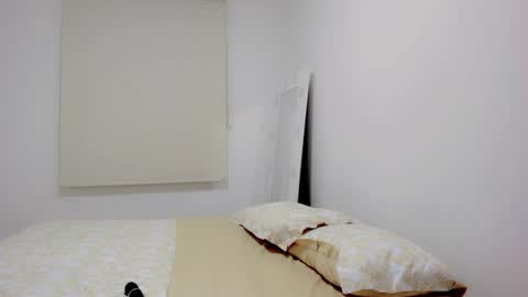 Snapshot of rosiegirl_ chatting on July 2026 12:05:01 AM Rosie Independent model online show from July 2026 12:05:01 AM