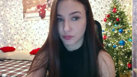 Snapshot of rosierosa chatting on January 2025 12:24:02 PM Rosie is waiting for YOU online show from January 2025 12:24:02 PM