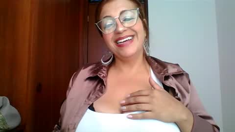 Rossana  online show from April 2026 01:41:02 PM