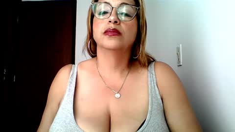 Rossana  online show from May 2026 12:43:02 PM