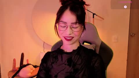 Snapshot of rosse_98_ chatting on April 2026 01:58:02 PM Miss Rosse online show from April 2026 01:58:02 PM
