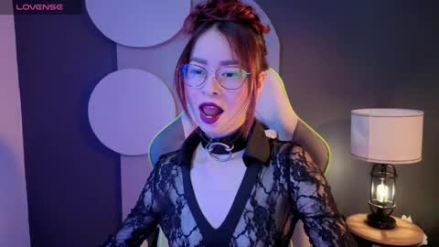 Snapshot of rosse_98_ chatting on June 2026 03:34:02 PM Miss Rosse online show from June 2026 03:34:02 PM