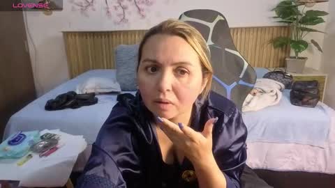 Snapshot of rosse_meyer chatting on January 2026 06:33:02 PM MY NAME IS ROSSE online show from January 2026 06:33:02 PM