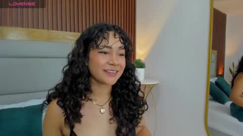 Snapshot of rossie_lanie_ chatting on December 2025 01:18:02 PM rossie_lanie_ online show from December 2025 01:18:02 PM