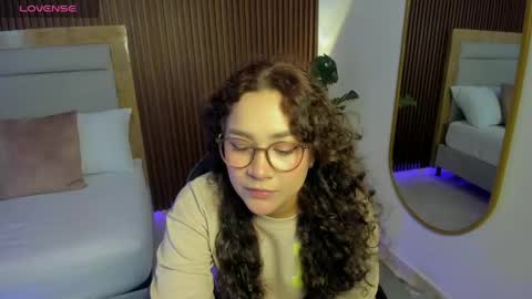 rossie_lanie_ online show from April 2026 07:49:02 PM