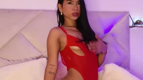 Snapshot of rossie_taylor chatting on July 2026 04:38:01 AM rossie online show from July 2026 04:38:01 AM