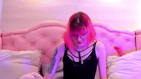 Snapshot of rossiie_hunt_ chatting on September 2025 05:39:02 PM rossiie_hunt_ online show from September 2025 05:39:02 PM