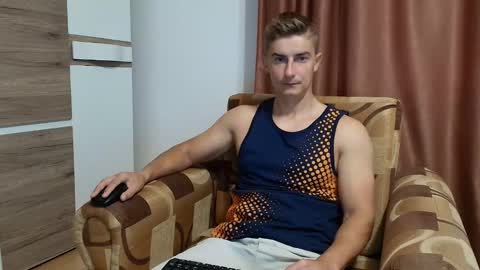 Snapshot of rosswillis7 chatting on September 2025 06:18:01 AM Ross online show from September 2025 06:18:01 AM