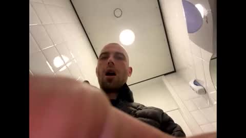 rotteei1 online show from October 2025 11:21:02 AM