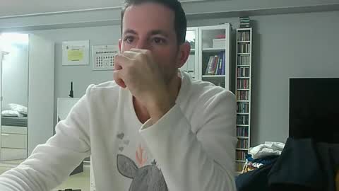 Snapshot of roubarixx chatting on October 2025 08:15:02 AM roubarixx online show from October 2025 08:15:02 AM