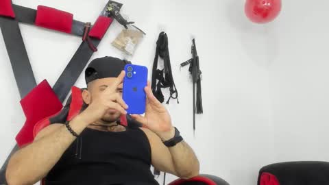Snapshot of roughsex_and_bdsm chatting on December 2025 04:51:01 AM Tommy and Steven online show from December 2025 04:51:01 AM