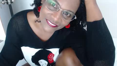 luxa online show from March 2025 08:52:01 PM