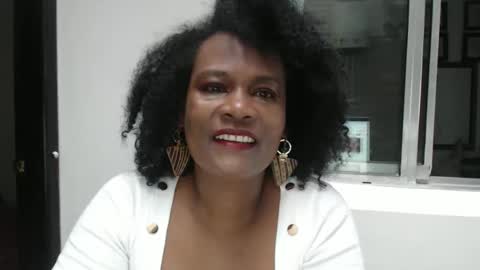 luxa online show from May 2026 02:01:01 PM