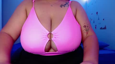 Snapshot of rousrossell_4 chatting on December 2024 12:30:02 AM Call me Rous online show from December 2024 12:30:02 AM