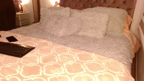 Rouss marie henao  online show from October 2025 03:04:02 AM