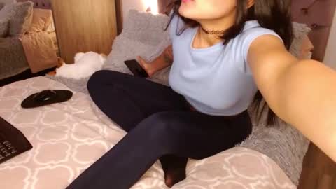 Rouss marie henao  online show from October 2025 09:41:02 AM