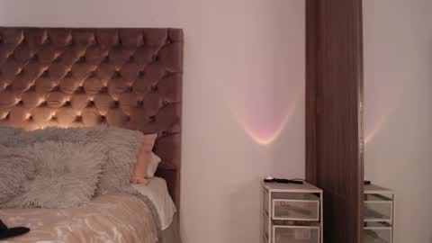 Rouss marie henao  online show from October 2025 01:35:02 PM