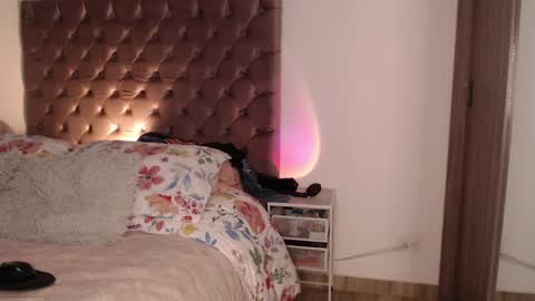 Rouss marie henao  online show from April 2026 11:56:02 AM