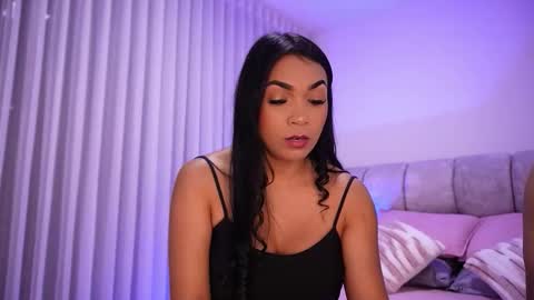 Snapshot of rousse_coup chatting on November 2025 07:13:01 PM Rosse and Miller online show from November 2025 07:13:01 PM