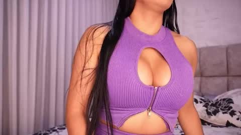 Snapshot of rousse_coup chatting on December 2025 07:20:02 PM Rosse and Miller online show from December 2025 07:20:02 PM