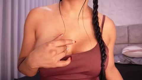 Snapshot of rousse_coup chatting on December 2025 07:20:01 PM Rosse and Miller online show from December 2025 07:20:01 PM