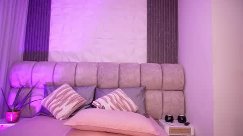 Snapshot of rousse_coup chatting on January 2026 07:19:01 PM Rosse and Miller online show from January 2026 07:19:01 PM