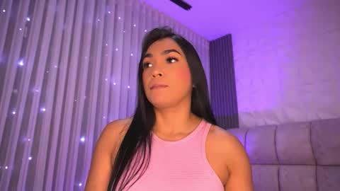 Snapshot of rousse_coup chatting on February 2026 07:18:01 PM Rosse and Miller online show from February 2026 07:18:01 PM