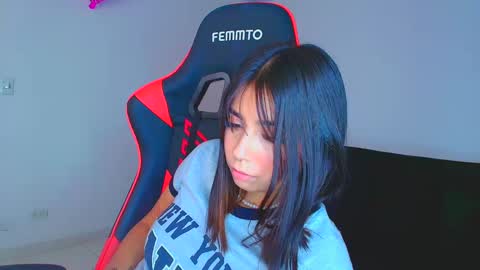 rousse_violet online show from September 2025 07:50:02 PM