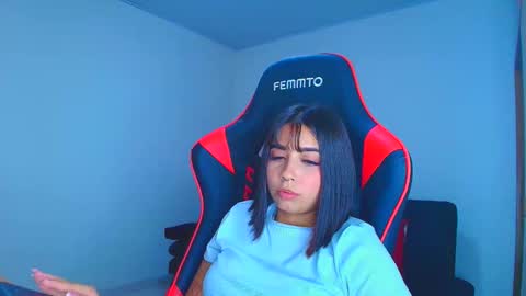 rousse_violet online show from October 2025 10:21:01 PM