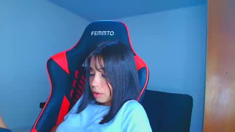 rousse_violet online show from November 2025 12:00:01 AM