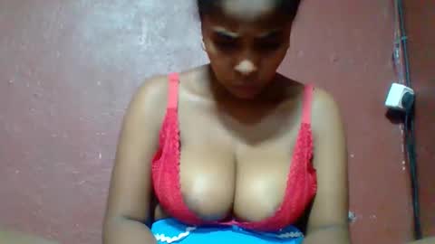 Snapshot of rovaelyah chatting on February 2026 07:59:02 AM rovaelyah online show from February 2026 07:59:02 AM